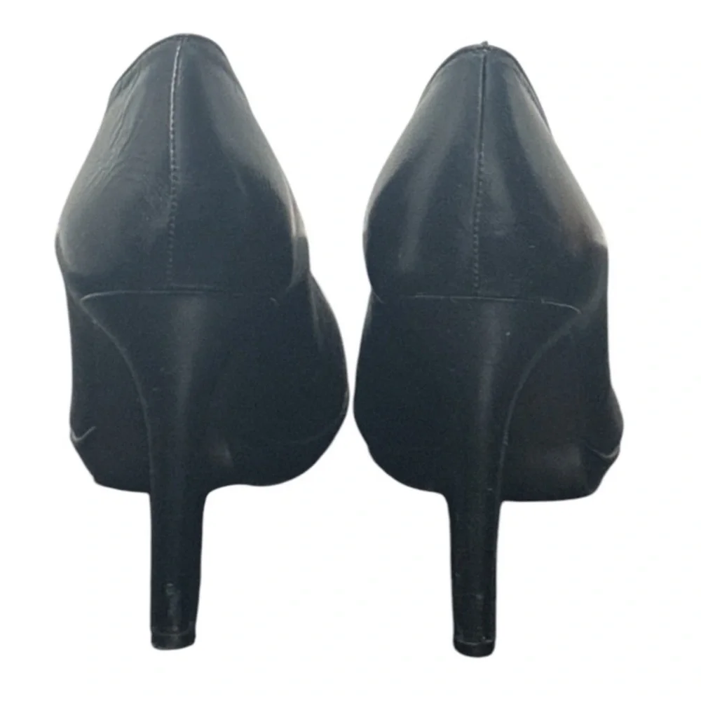 Authentic Stuart Weitzman designer black leather heels pumps sz 8